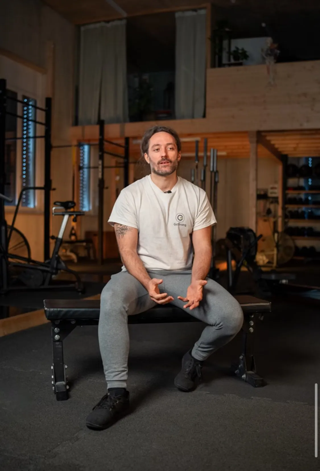 Raphael Lüthi, Gründer von GoStrong, im Trainingsraum